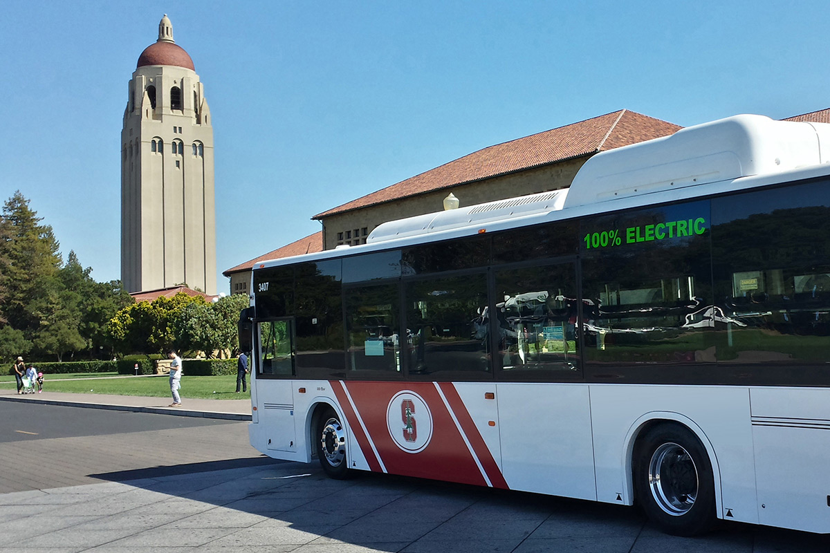 A 100%-electric bus on campus